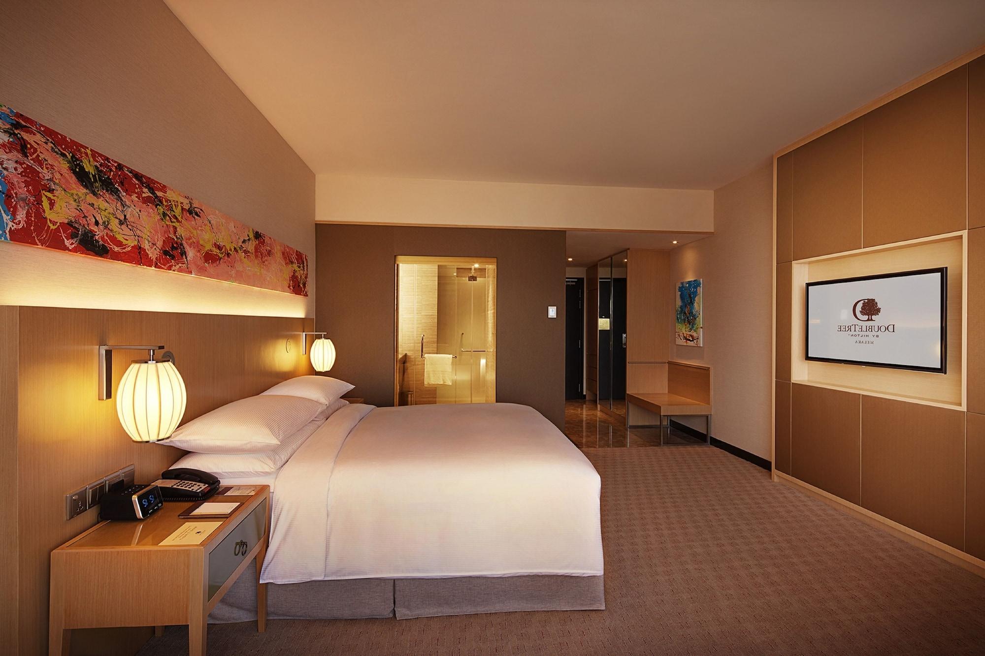 Hotel Doubletree By Hilton Melaka Exterior foto Deluxe Room