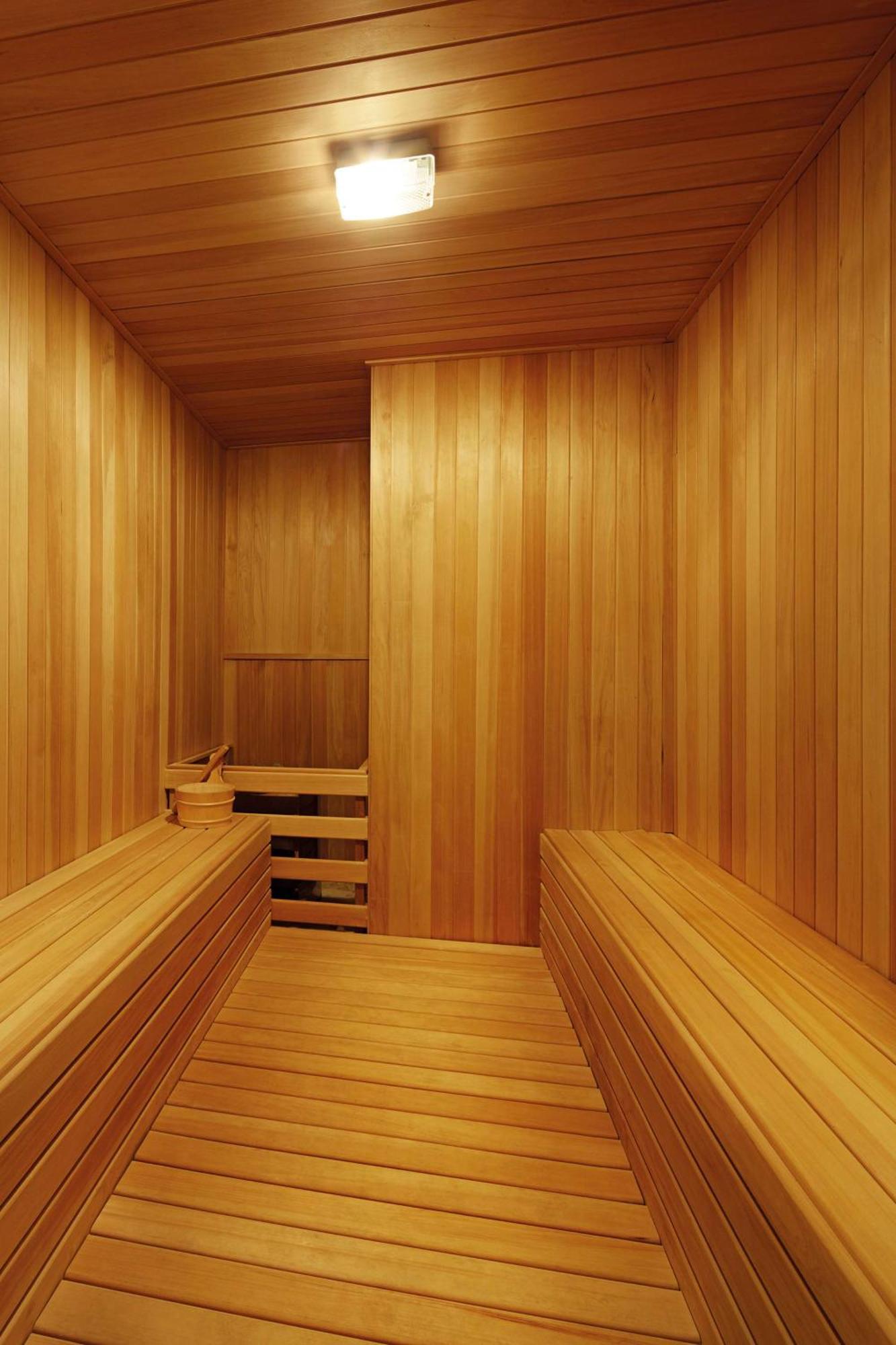 Hotel Doubletree By Hilton Melaka Exterior foto A modern Finnish sauna